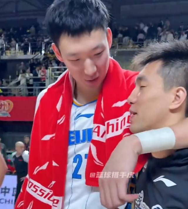 赛中展现出